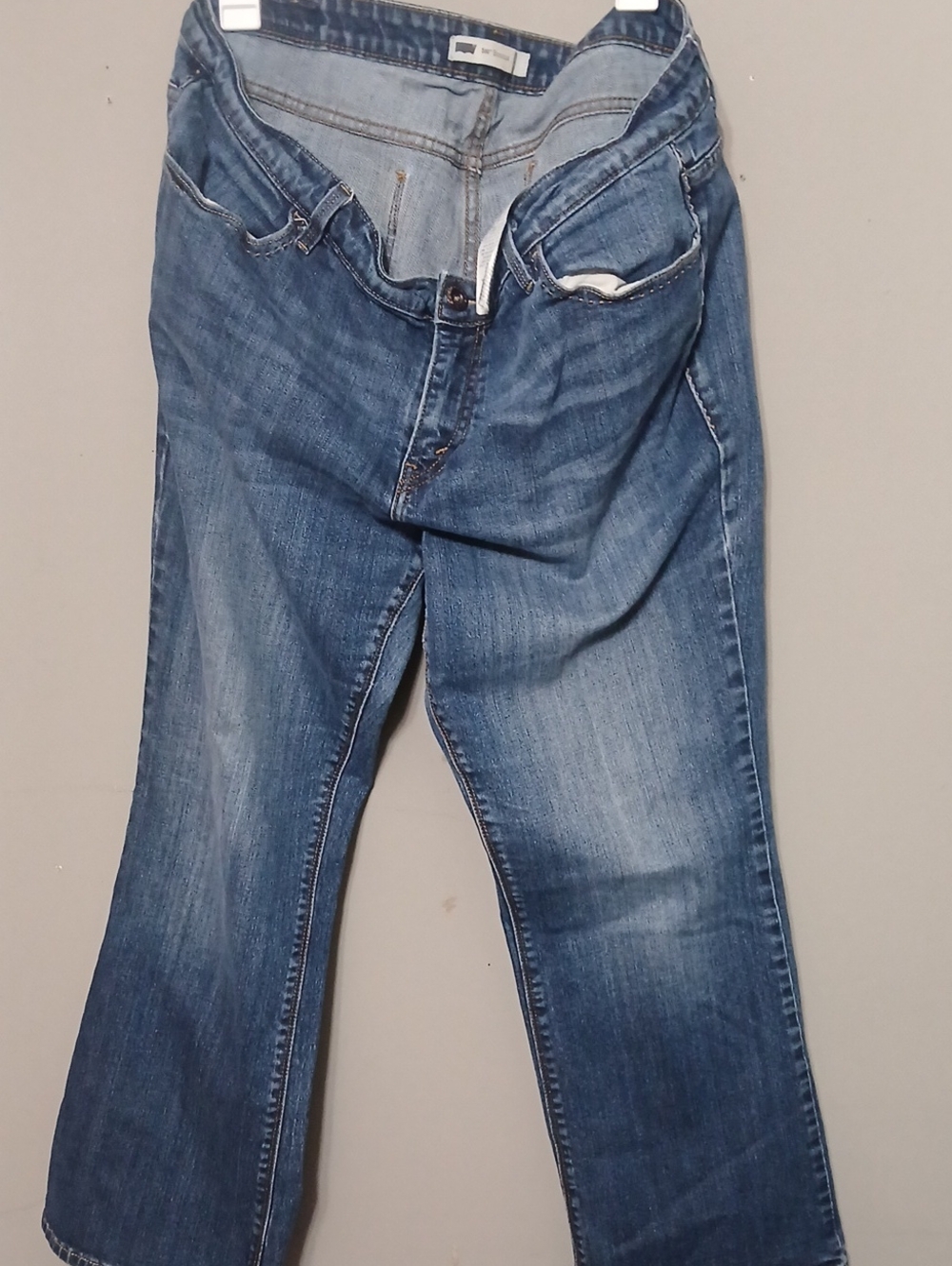 Classic Mid-Blue Women’s Boot Cut 590 Levis Jeans